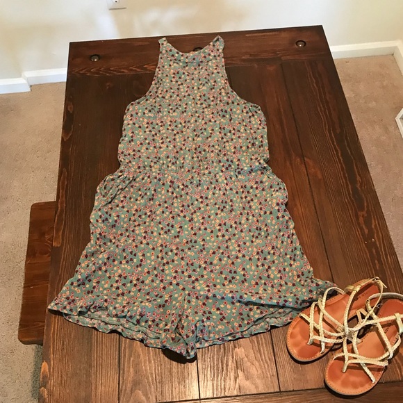 Mossimo Supply Co. Pants - Cute floral romper